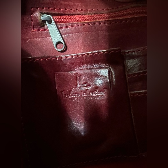 Leaders in Leather Purse - Picture 4 of 8